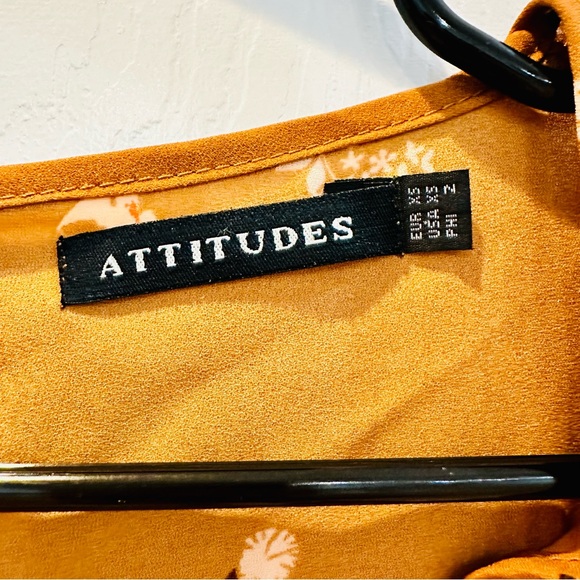 XS V-neck Mustard Dress with Flower Prints - Picture 3 of 4